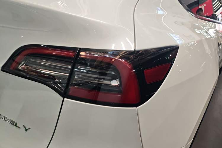 Used Tesla Model Y 2022 Rear-Wheel-Drive Version