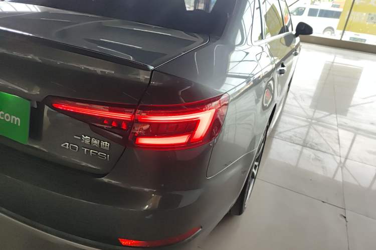 Used Audi A4L 2019 40 TFSI Fashion Edition China VI Emission Standard

