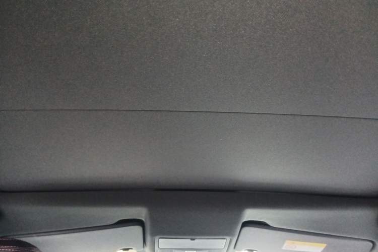 Used Land Rover Discovery Sport 2020 249 PS R-Dynamic Performance Tech Edition 7 Seats Headliner