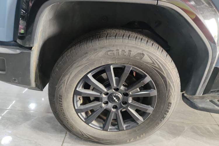 Used Formula Leopard Leopard 5 2023 Navigator Edition
