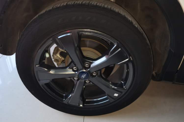 Used Ford Kuga 2019 EcoBoost 180 Two-Wheel-Drive Titanium Plus Model China VI Standard Right Rear Wheel Hub