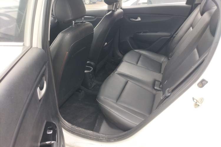 Used Kia K2 2017 Sedan 1.4L Manual Transmission 15th Anniversary Special Edition GLS
