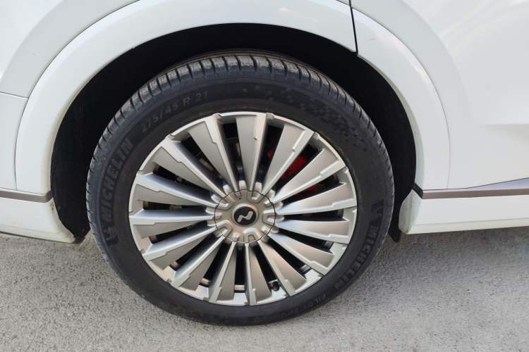 Used ONVO Luxeed L90 2025 Model—Max Six-Seater Version