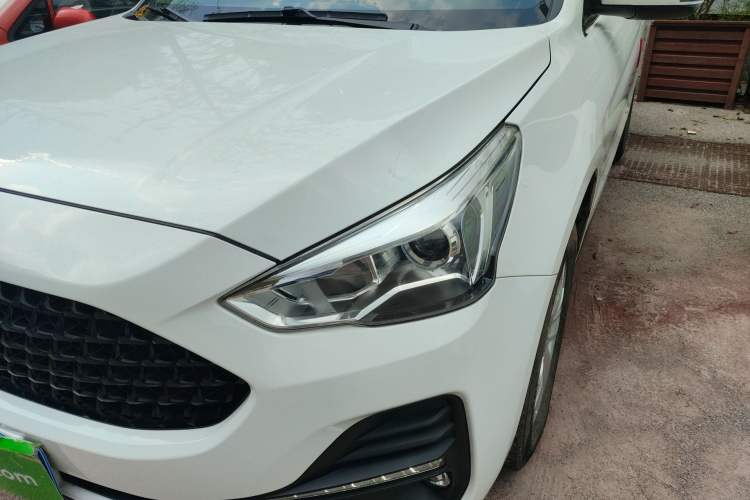 Used Haval M6 2019 1.5T DCT Two-Wheel Drive Elite Version China VI Standard Left Front Headlight