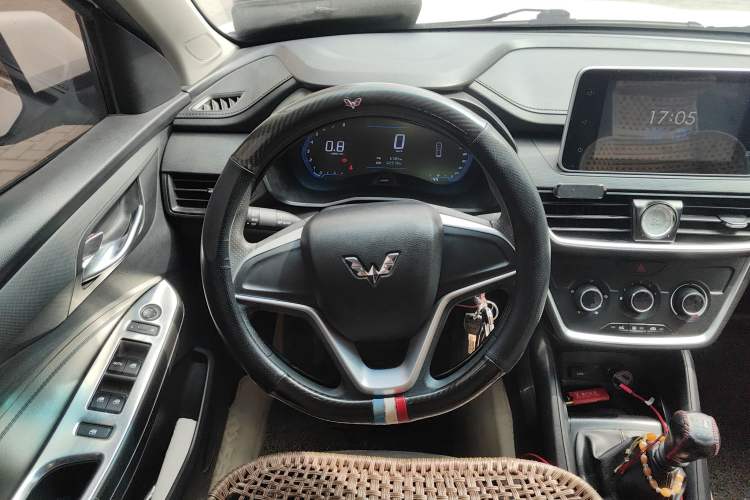 Used Wuling Hongguang S3 2018 1.5L Manual Comfort Model China V Standard