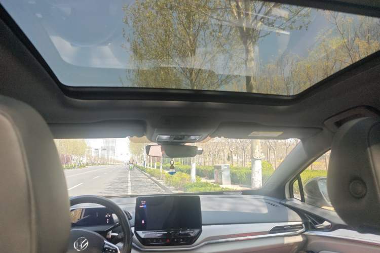 Used Volkswagen ID.4 CROZZ 2021 Long-Range PRO Two-Wheel Drive Version Headliner