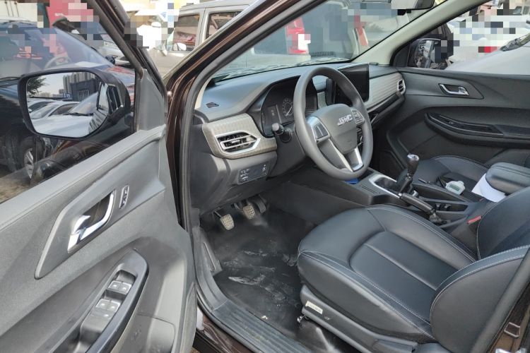 Used JMC Baodian 2022 2.5T Diesel 2WD Comfort Edition with Flat Bed and Extended Wheelbase – JX4D25A6L