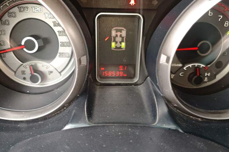 Used Mitsubishi Pajero 2016 3.0L Automatic Standard Version China IV Standard Odometer Close Up