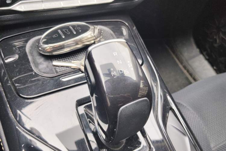 Used Bestune T77 2020 PRO 280 TID Automatic Luxury Model Gear Lever