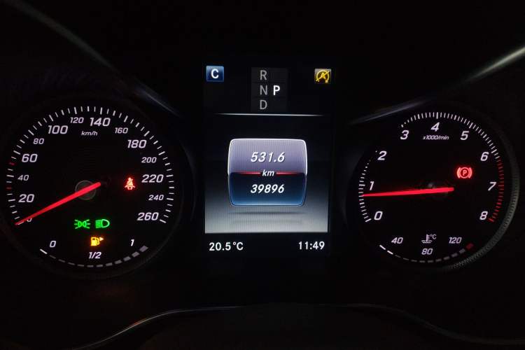 Used Mercedes-Benz GLC 2017 GLC 260 4MATIC Dynamic Edition Instrument Cluster