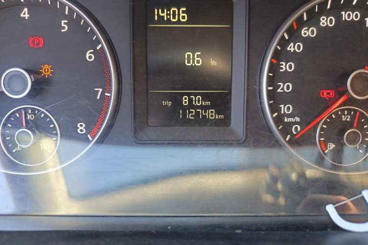 Used Volkswagen Touran 2013 1.4T Manual Comfort Edition 5-Seater Odometer Close Up