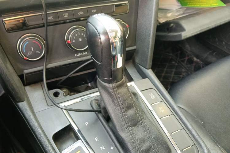 Used Volkswagen Lamando 2018 230TSI DSG Fashion Edition Gear Lever