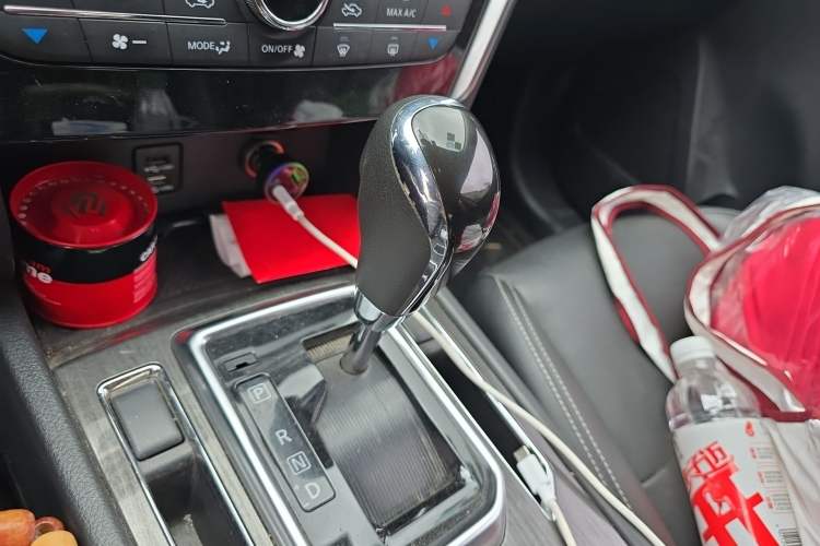 Used Venucia T90 2017 2.0L CVT Smart Edition Gear Lever