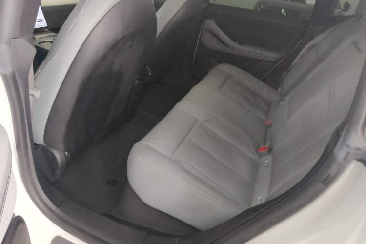 Used Nio ET5 2022 75 kWh Left Rear Seat