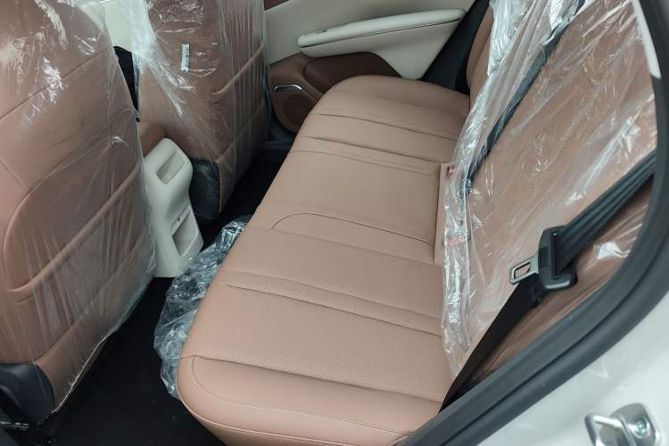 Used Wuling Bingo S 2025 Model 325km Deluxe Edition Left Rear Seat
