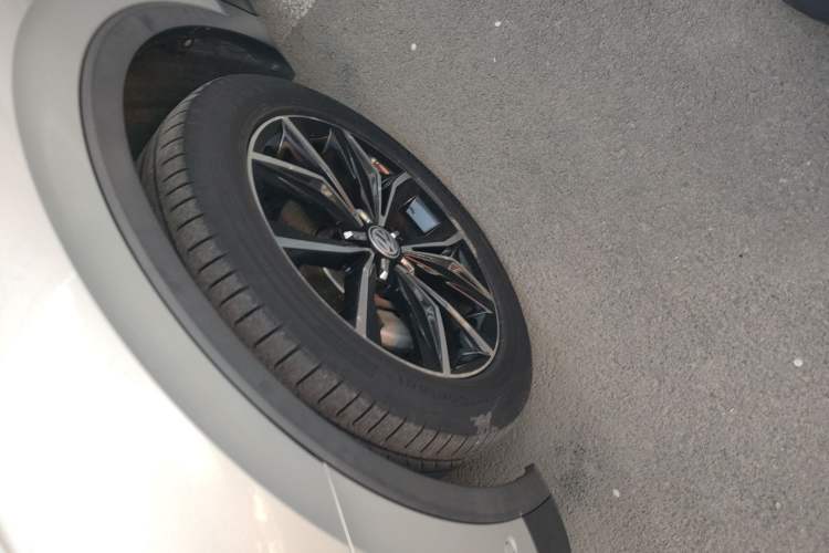 Used Volkswagen Tiguan L 2019 330TSI Automatic Two-Wheel Drive Smart Luxury Version China V Emission Standard