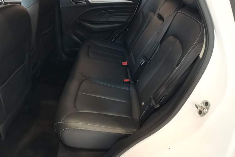 Used Roewe RX3 2018 1.6L Manual Internet Smart Edition
