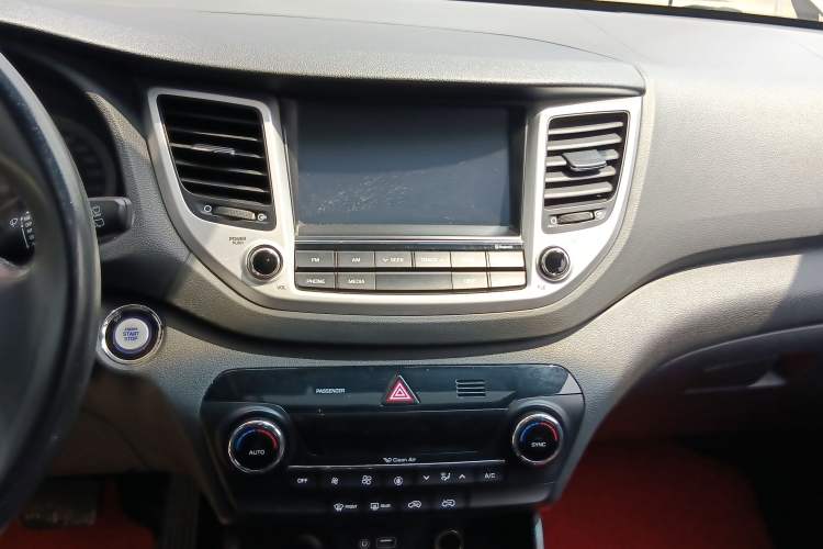 Used Hyundai Tucson 2015 1.6T Dual-Clutch Two-Wheel-Drive Smart Model