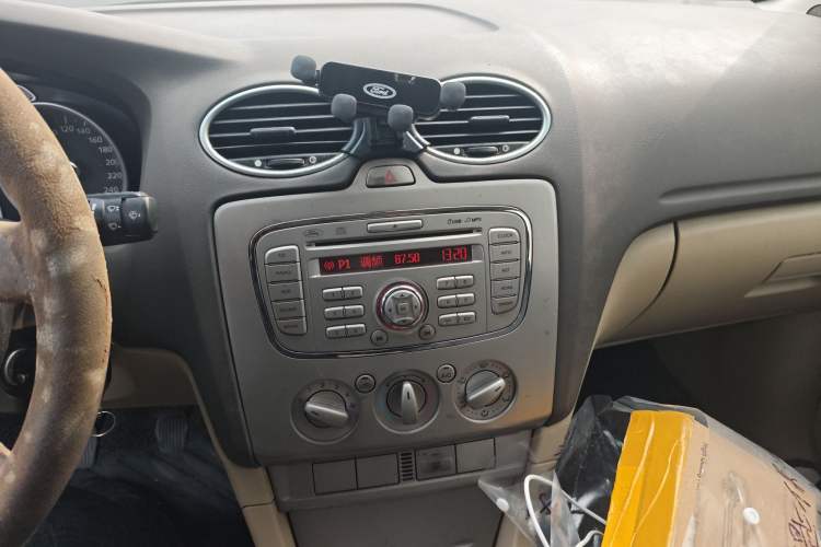 Used Ford Focus 2011 Sedan 1.8L Manual Classic Model
