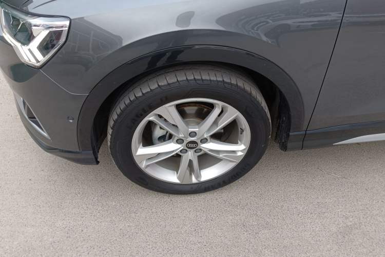 Used Audi Q3 2022 35 TFSI Fashionable and Elegant Model Exterior 4