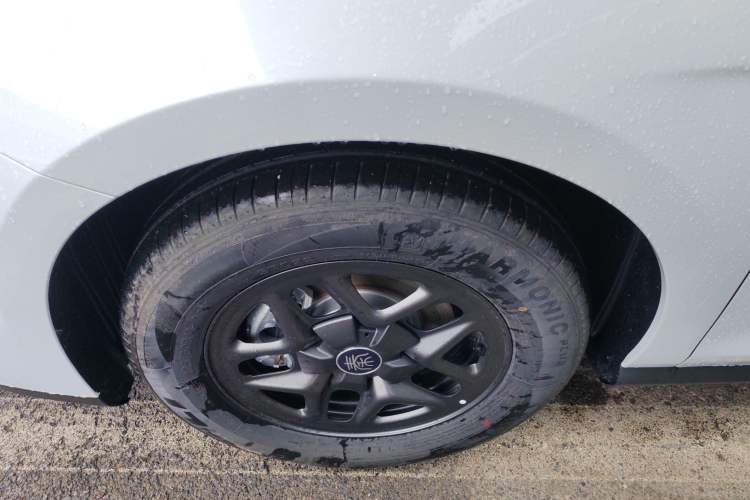 Used BYD Qin PLUS  Left Front Wheel Hub