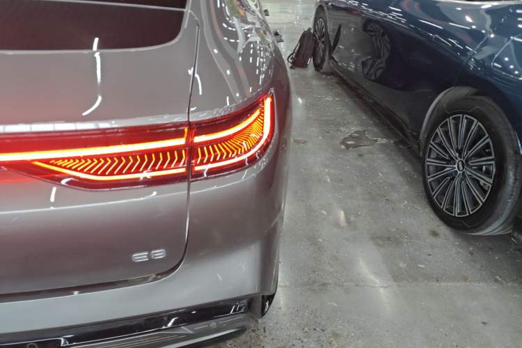 Used Geely Galaxy E8 2024 665 km Range Rear-Drive Starship Long-Range Version