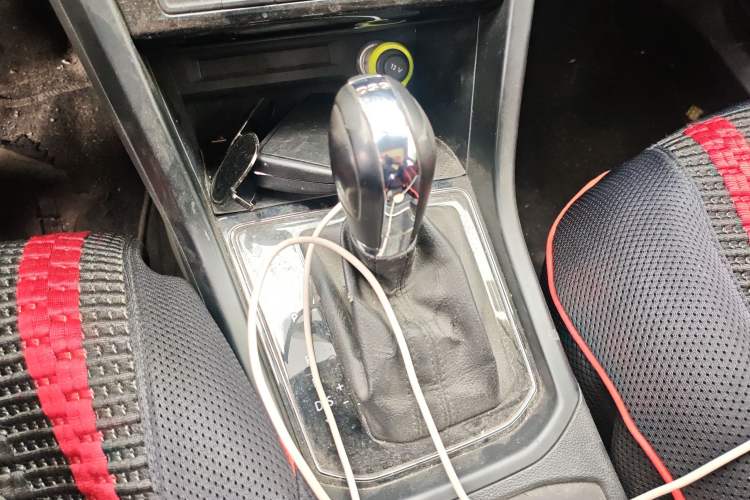 Used Volkswagen Touran 2016 Volkswagen Touran L 280TSI DSG Comfort Edition Gear Lever