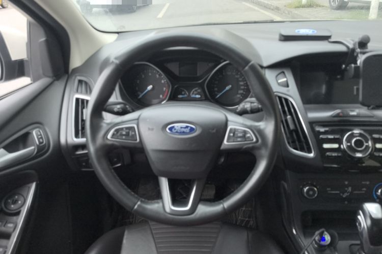 Used Ford Focus 2018 Hatchback Classic 1.6L Automatic Trendy SmartDrive Edition
