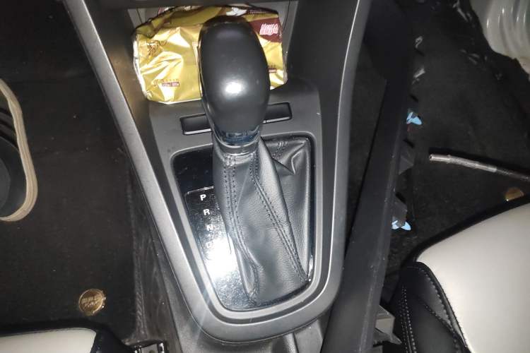 Used MG 3 2017 1.5L Automatic Smart Connect Elite Edition Gear Lever