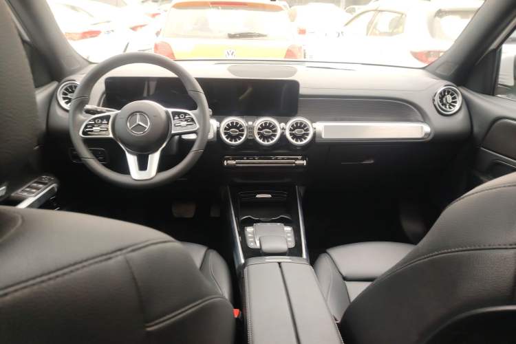 Used Mercedes-Benz GLB 2022 Updated GLB 200 Fashion Edition Center Console