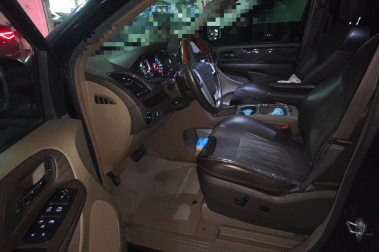 Used Chrysler Grand Voyager 2013 3.6L Luxury Edition Left Front Seat