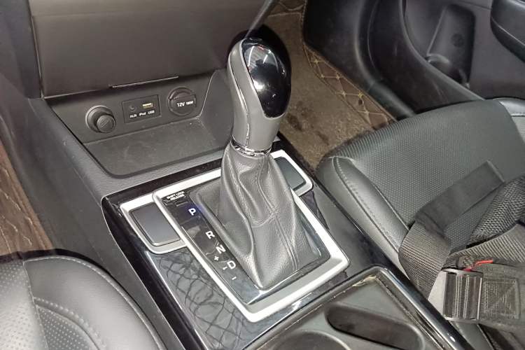 Used Hyundai Mistra 2016 1.8L Automatic Deluxe DLX Model Gear Lever