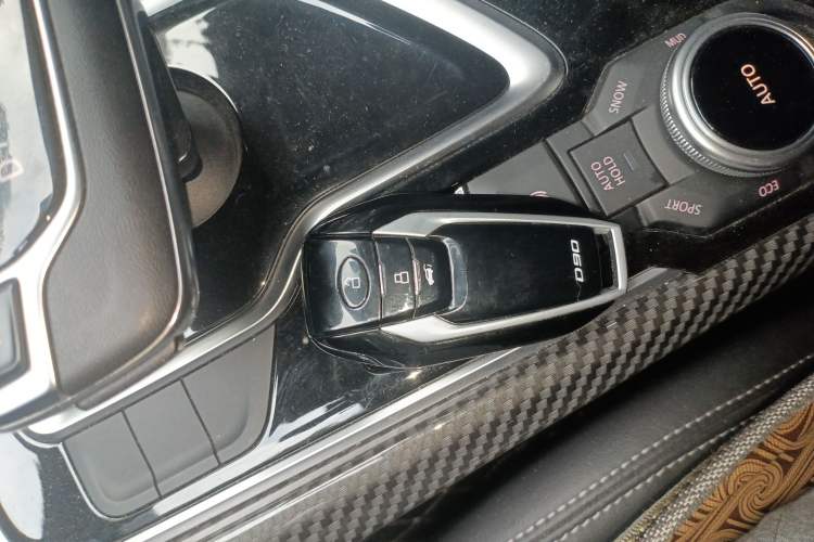 Used SAIC MAXUS D90 Pro 2023 2.0T Gasoline 4x4 Luxury Edition 7 Seats
