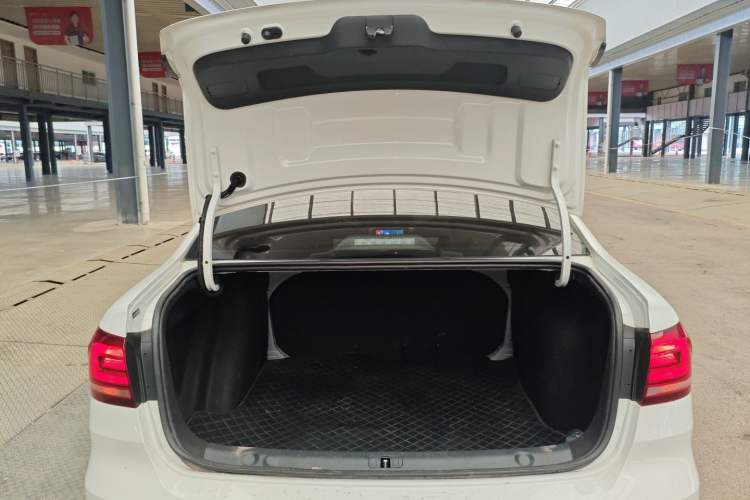 Used Volkswagen Lavida 2019 Lavida Start 1.5L Automatic Trendy Version China VI Standard Trunk