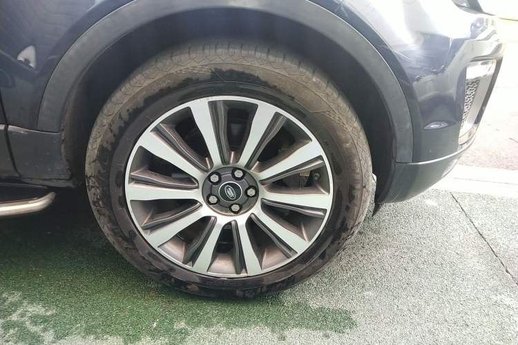 Used Land Rover Range Evoque 2017 2.0T British-Style Prestige Edition
