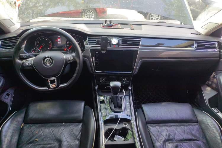 Used Volkswagen Phideon 2018 Revised Version 380TSI Two-Wheel-Drive Flagship Edition
