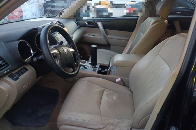 Used Toyota Highlander 2011 2.7L Two-Wheel Drive 5-Seater Sport Edition Left Front Seat