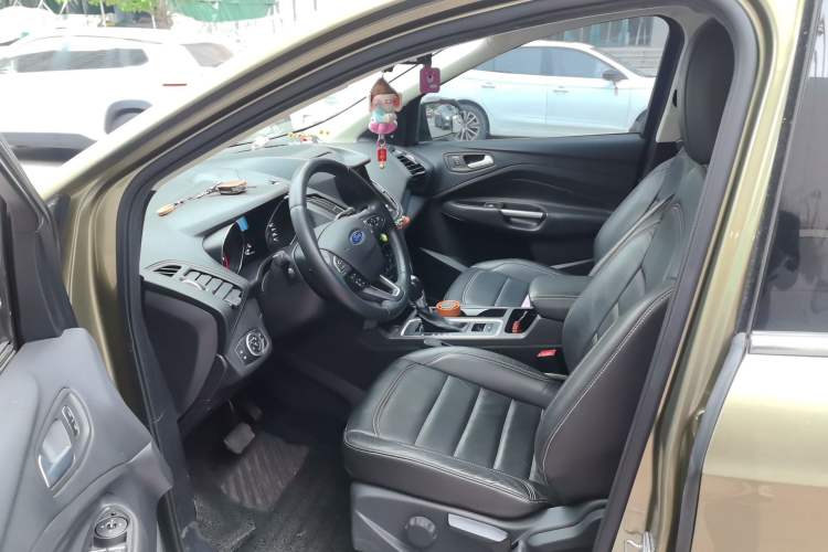 Used Ford Kuga 2017 EcoBoost 180 Two-Wheel-Drive Tiger Leap Model Left Front Seat