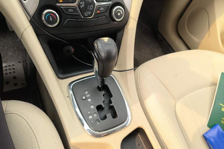 Used Chery Arrizo 7 2013 1.6L CVT Zhiling Edition Gear Lever