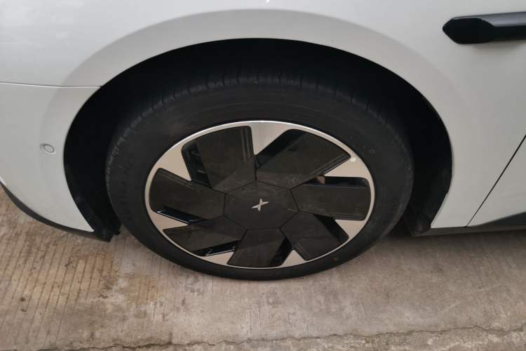 Used XPeng MONA M03 2025 600 with Ultra-Long Range Max Left Front Wheel Hub