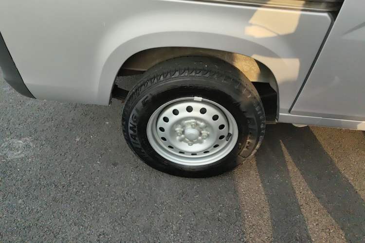 Used Wuling Zhiguang 2023 1.5L Utility Version with Enclosed Windows 2 Seats
