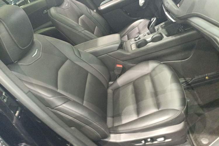 Used Cadillac XT4 2022 28T Two-Wheel-Drive Luxury Version