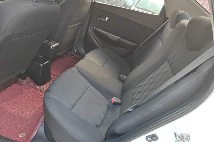 Used Kia K2 2012 Sedan 1.4L MT GLS Commemorative Edition
