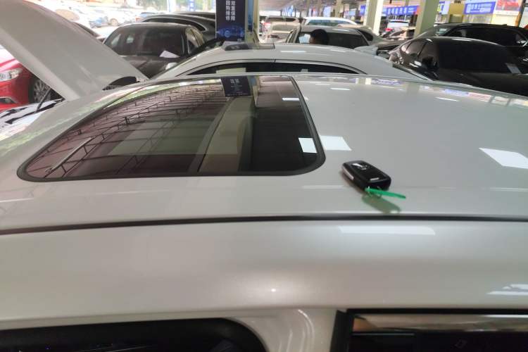 Used Toyota Avalon 2022 2.5L Luxury Edition Roof