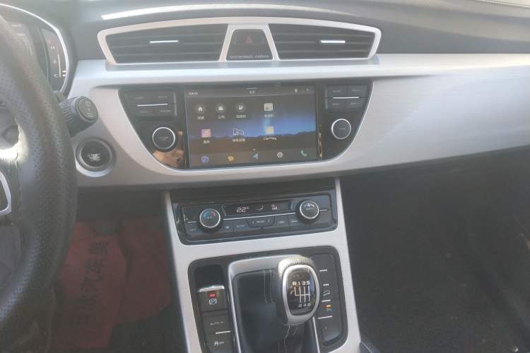 Used Geely Auto Emgrand X7 Sport 2016 2.0L Manual ZhiShang Version
