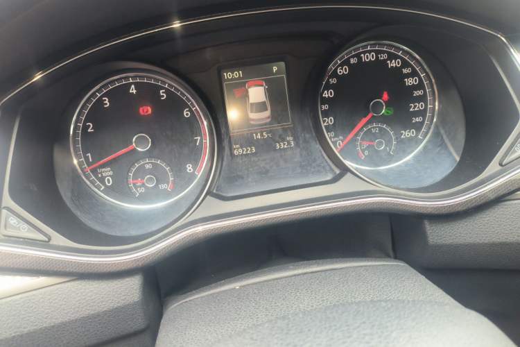 Used Volkswagen Passat 2016 330TSI DSG Prestige Edition Odometer Close Up