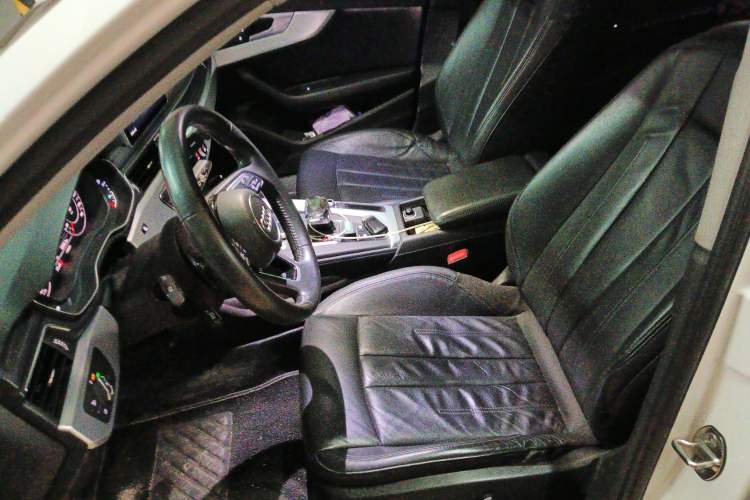 Used Audi A4L 2019 40 TFSI Fashion Version China V