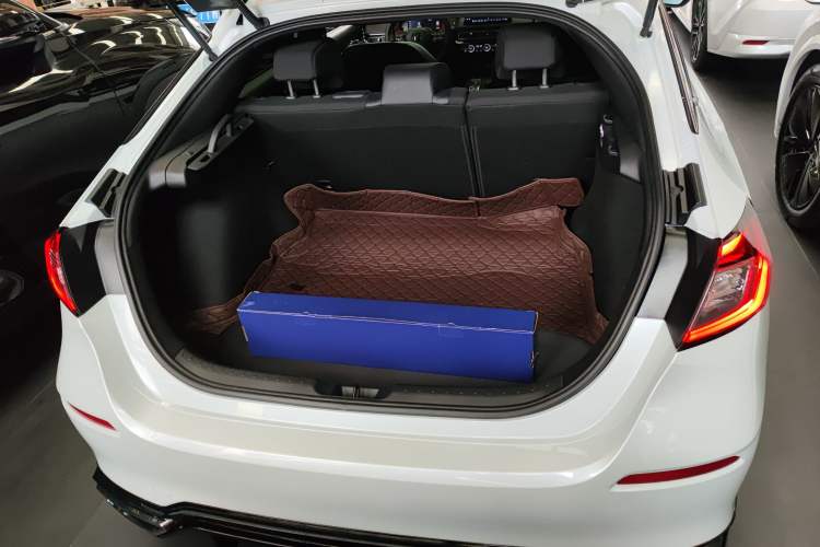 Used Honda Civic 2023 HATCHBACK 2.0L eHEV Extreme Control Edition Trunk