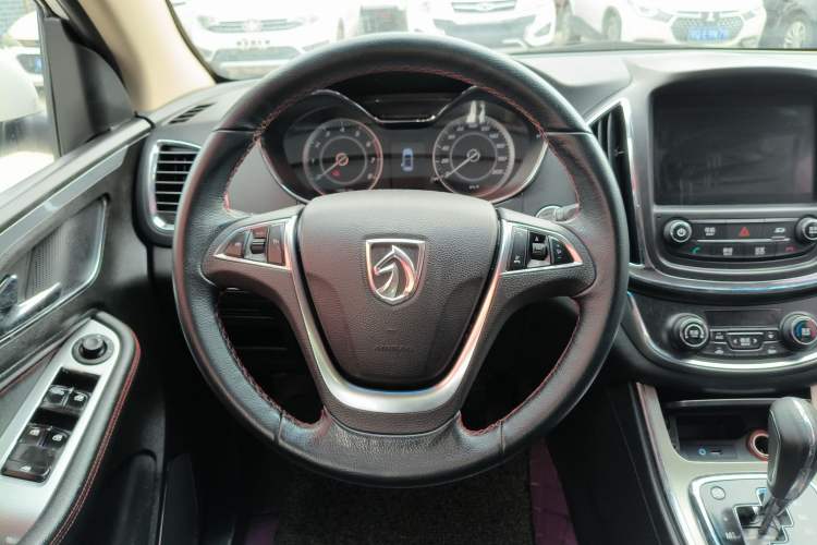 Used Baojun 560 2016 1.8L iAMT Luxury Model