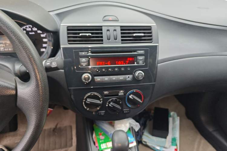 Used Nissan Tiida 2011 1.6L CVT Comfort Model Audio And AC Panel